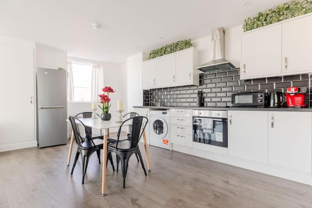 Vertigo Boutique Sleeps 4 London Кингстон на Темзе Экстерьер фото